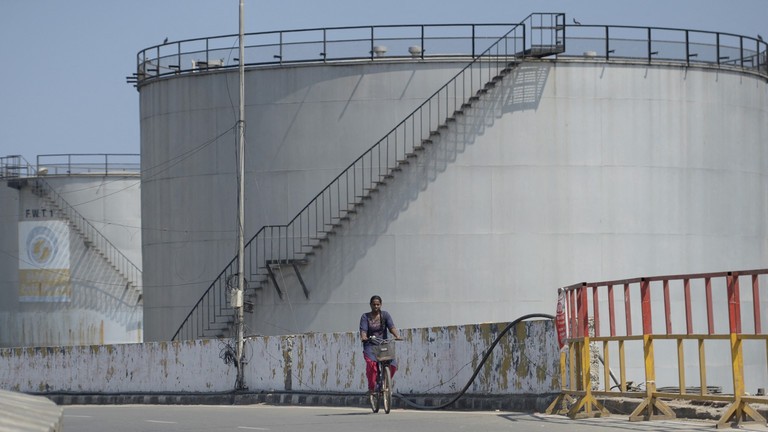 World's largest refinery wants to buy Russian crude for rubles – Reuters