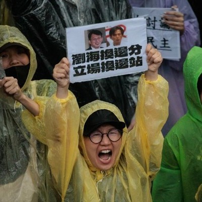 Why are thousands protesting in Taiwan?