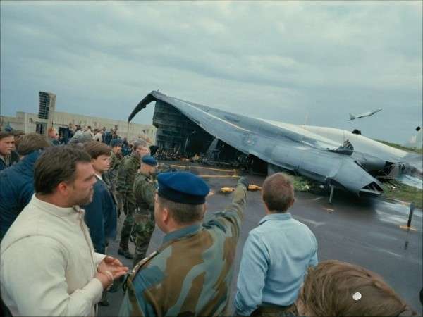 The roof of the Delhi airport collapsed due to heavy rain, killing one person