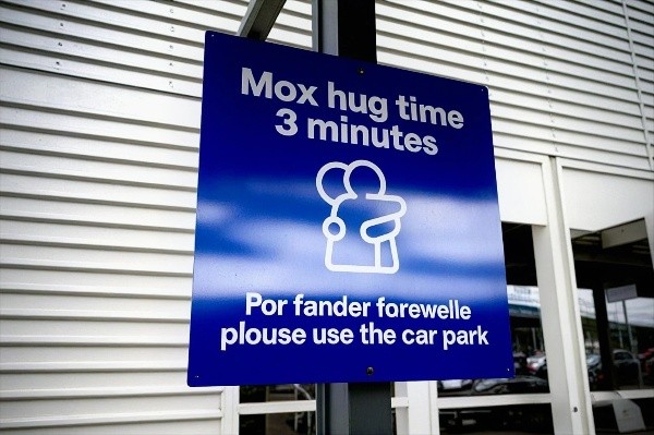 Dunedin Airport Implements Three-Minute Hug Limit to Ease Traffic Flow
