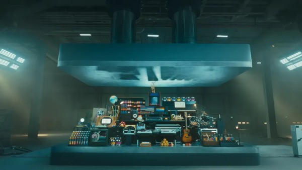 Apple Apologizes for Controversial Piano Ad