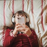 Australia Bars Children Under 16 from Social Media