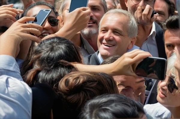 مسعود پزشکیان سخت مقابلے کے بعد ایران کے صدارتی انتخاب میں کامیاب